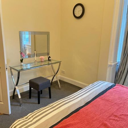 Royal Mile Mansions 2 Bedroom - Edinburgh City Centre מראה חיצוני תמונה
