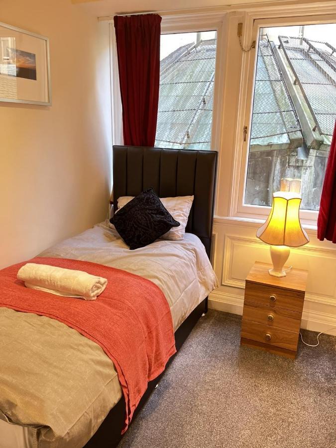 Royal Mile Mansions 2 Bedroom - Edinburgh City Centre מראה חיצוני תמונה